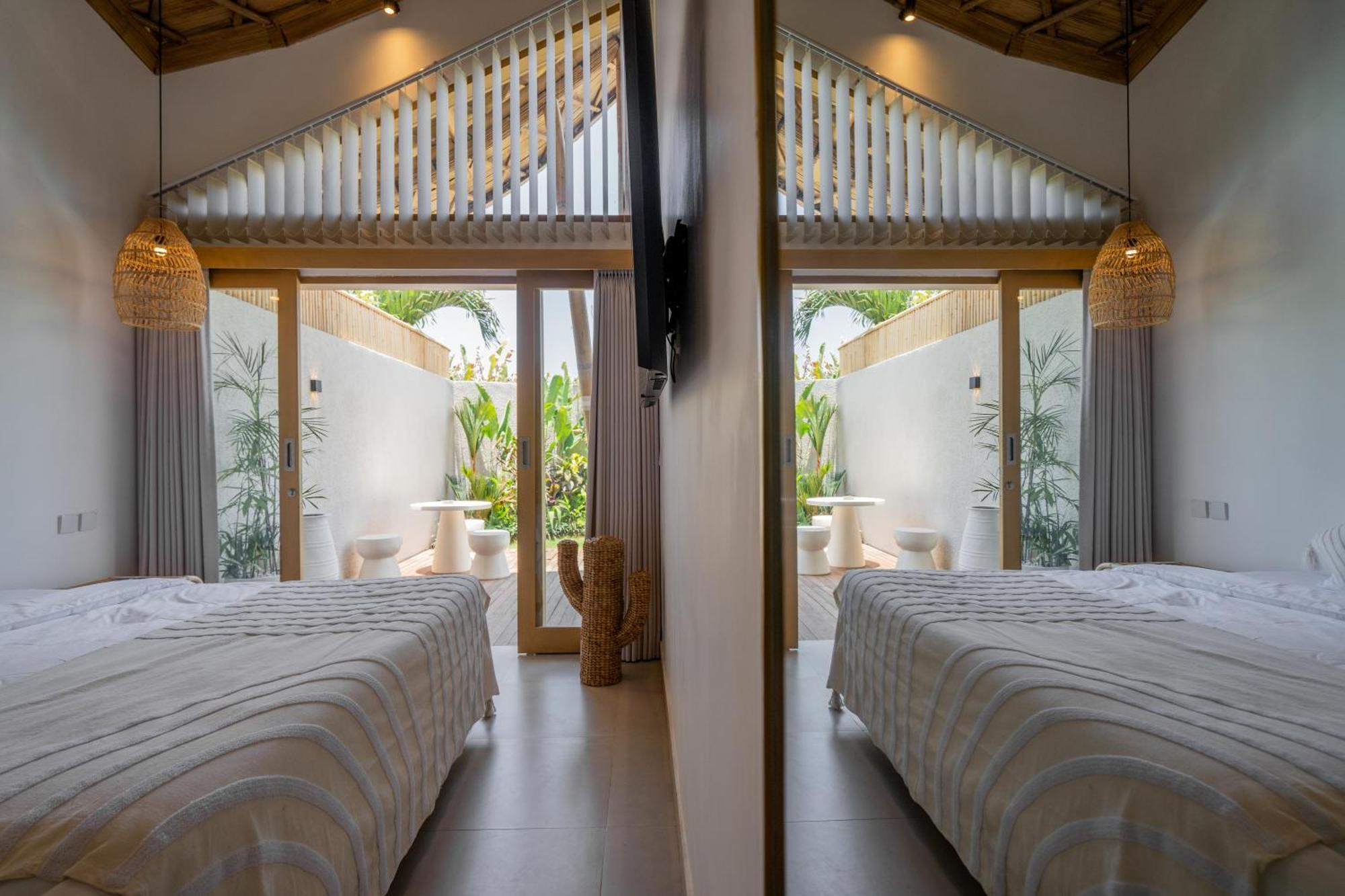 Villa Sunset Bamboo - 3Br Villa In Kerobokan Esterno foto